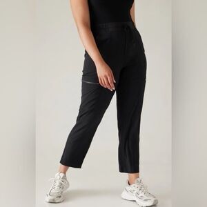 Athleta High Road Cargo Pants in Black Size 8T